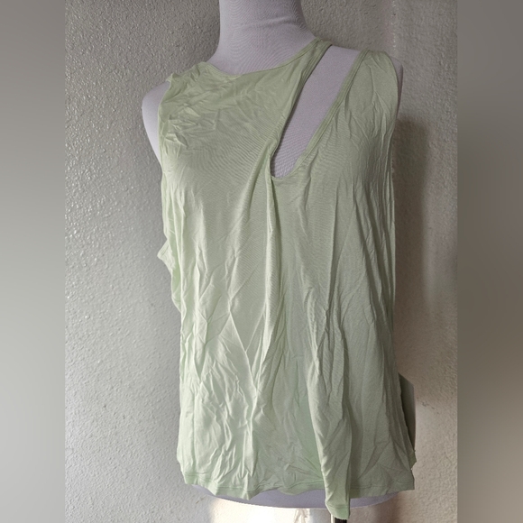 Lululemon Shoulder Cut-Out Yoga Tank Top - Picture 3 of 6